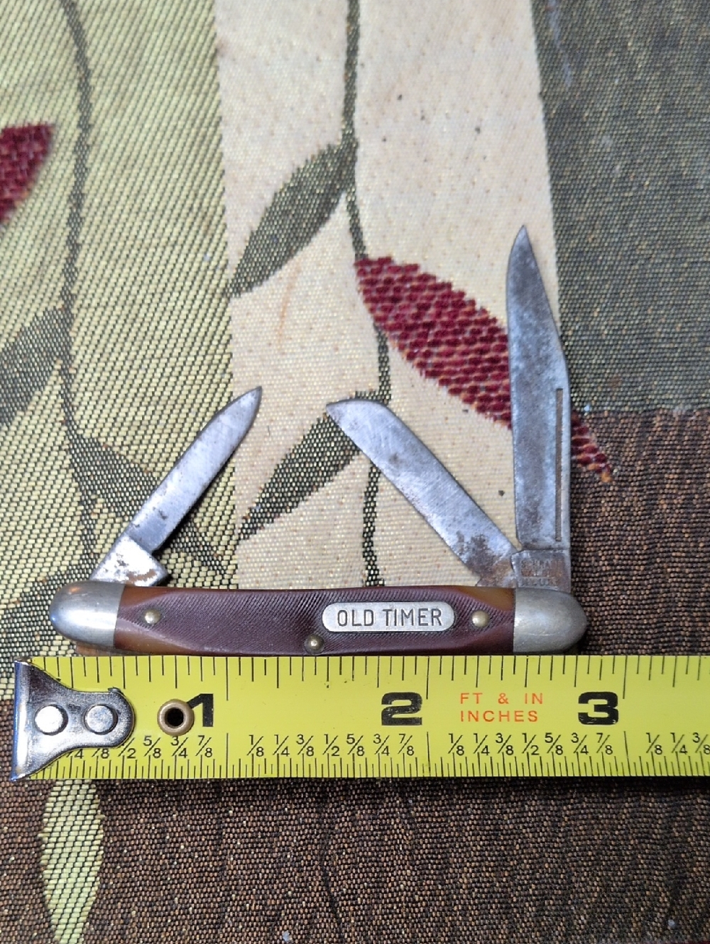 Brown Pocket Knife Key/Wallet-Ready Card Holder Accessory